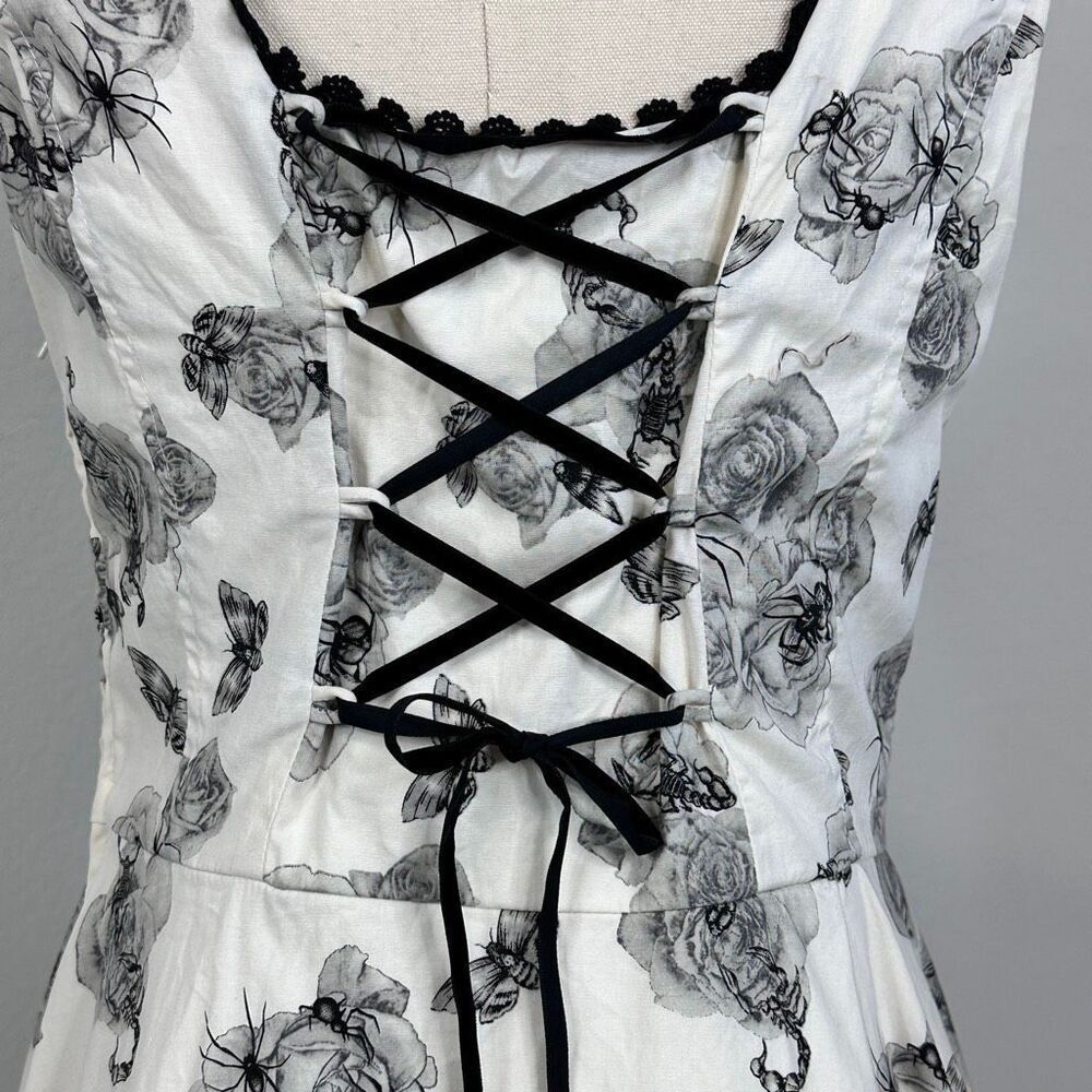 Hot Topic Gothic Rose & Insect Print Fit Flare Dress M Gothic Whimsigoth Spider - Picture 8 of 13